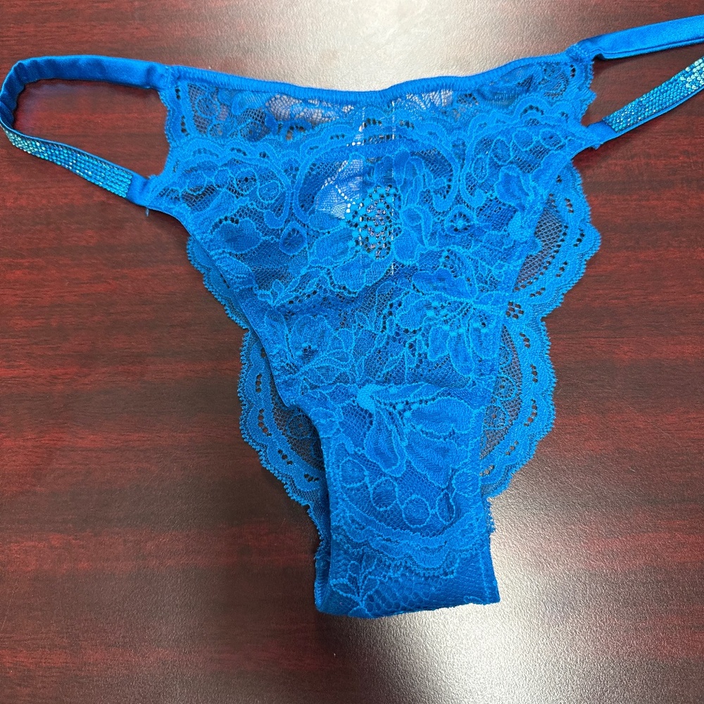 NWT Victoria’s Secret Shine Strap Brazilian
